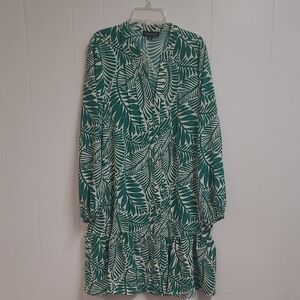 Rachel Zoe Sz M Green and White Leaf Print Long Sleeve Size Medium Button Front